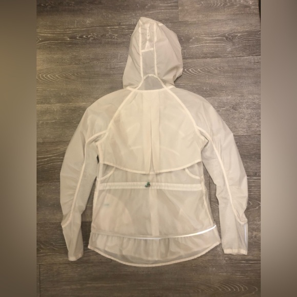Lululemon Pure White Fast & Free Jacket - Lightweight, Ventilated, Draw Strings - Picture 13 of 14